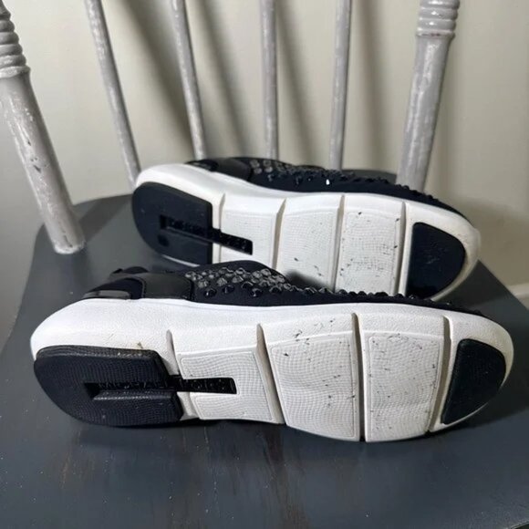 Michael Kors Sz 6 GUC Slip on Sneakers - Picture 4 of 10